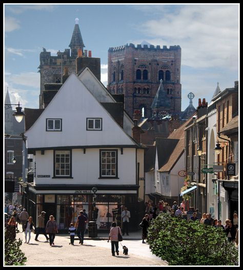 St Albans, Hertfordshire_ England St Albans England, Hertfordshire England, English Culture, Day Trips From London, County House, Uk Photography, St Albans, 10 Million, Places Of Interest