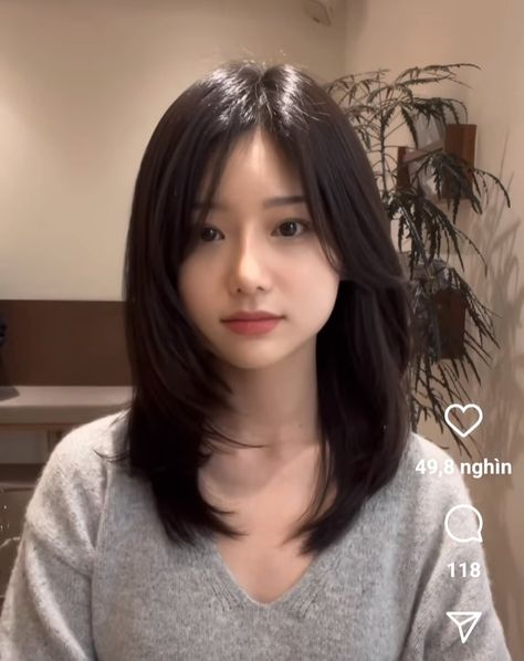 Korean Haircut No Bangs, Chest Level Haircut Women, Asian Haircut Thick Hair, Asian Haircut Women Round Faces, Medium Japanese Haircut, Long Bob Long Layers, Asian Girl Haircut Medium, Curtain Bangs Short Hair Oval Face, Square Face Medium Haircut