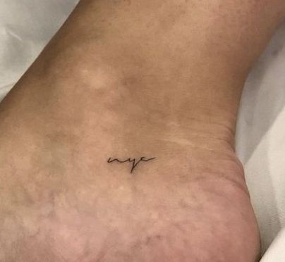 New York Tatoos Tattoo Ideas, City Inspired Tattoo, Small City Tattoo, Dainty Nyc Tattoo, New York Symbols Tattoo, Minimalist Nyc Tattoo, Tiny Nyc Tattoo, Ny Inspired Tattoo, Dainty New York Tattoos