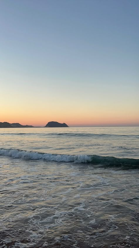 Zarautz beach, basque country! Basque Spain Travel, Basque Country Aesthetic, Backgrounds Laptop, Living In Spain, Our Last Summer, I Know Places, Country Summer, Dream Trips, Future Vision