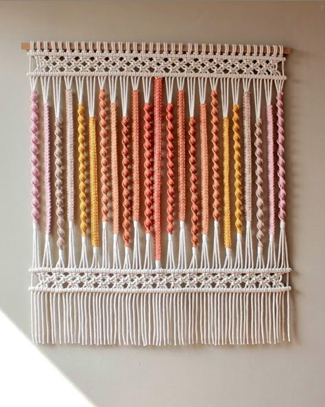 Tapestry Macrame Patterns, Layered Macrame Wall Hanging, Simpul Makrame, Macrame Wall Hanging Large, Pola Macrame, Art Macramé, Tutorial Macramé, Macrame Plant Hanger Tutorial, Macrame Inspiration