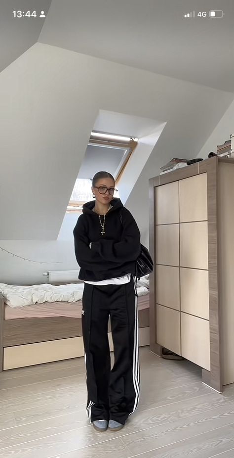 Simple Leggings Outfit Casual, Black And Grey Streetwear Outfit, Adidas Black Track Pants Outfit, Black Sweatpants And Hoodie Outfit, Adidas Parachute Pants Outfit, Black Windbreaker Pants Outfit, Athlete Off Duty Aesthetic, Uk Garage Fashion, Streetwear Joggers Outfit