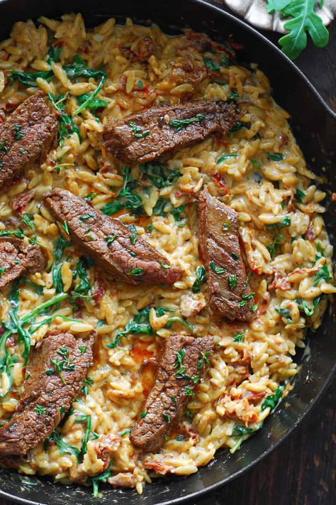 Flank Steak Recipes Skillet, Pasta Steak Recipes Dinners, Flank Steak Meal Ideas, Steak Meal Recipes, Baked Flank Steak Recipes, Pan Seared Flank Steak, Flank Steak Dinner Recipes, Flank Steak Dinner Ideas Meals, Healthy Cast Iron Skillet Recipes Dinner