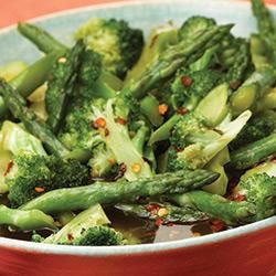 Hot 'n Sweet Broccoli and Asparagus Allrecipes.com Sweet Broccoli, Honey And Soy Sauce, Asparagus Recipes, Veggie Delight, Delicious Vegetables, Honey Recipes, Veggie Side Dishes, Broccoli Recipes, Asparagus Recipe