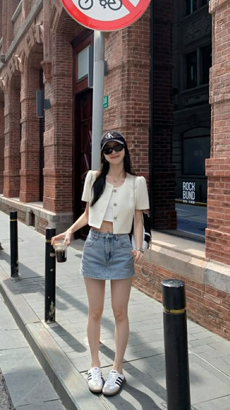 Taiwan Trip Outfit, Summer Chinese Outfits, Taiwan Ootd Summer, Korean Ootd Casual, Ulzzang Summer Outfits, Hongkong Outfit Ideas, Korea Summer Outfit, Taiwan Street Fashion, Korea Summer Fashion