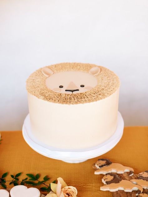 Lion Themed Birthday Party, Lion Birthday Theme, Lion First Birthday, Lion Birthday Cake, Lion Birthday Party, Lion Party, Boys First Birthday Party, Parties Themes, Lion Birthday