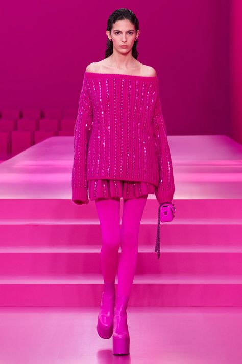 Valentino Fall 2022, Valentino Pink, Moda Paris, Pink Collection, Fall 2022, Fashion Show Collection, Fashion Books, Looks Style, Paris Fashion