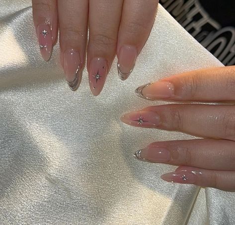 Gel X Nails Sparkle, Nail Design Gel Polish, Nail Art Inspo Aesthetic 2024, Gel X Nails Simple, Nail Aesthetic Designs, Graduation Nails Almond, Korea Nails Design, Gel Polish Ideas, Aespa Nails