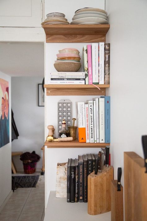 Cookbook Shelf Kitchen, Kitchen Shelves Cookbooks, Cook Book Shelf Ideas, Kitchen Cook Book Shelf, Kitchen Bookshelf Ideas Cookbook Shelf, Shelf Corner Ideas, Cookbook Display In Kitchen, Cookbooks In Kitchen Displaying, Cookbook Shelf In Kitchen