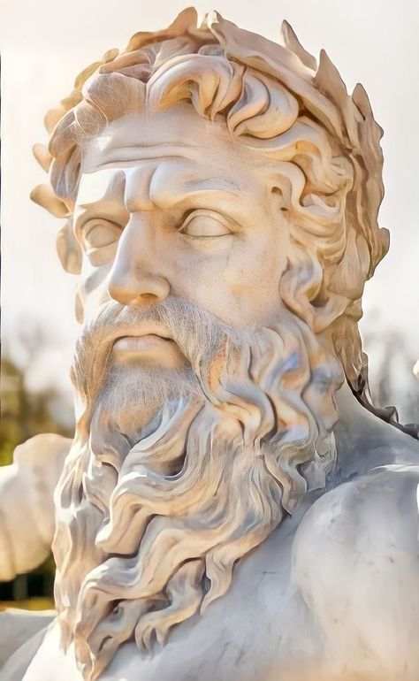 Zeus es el dios más poderoso de la mitología griega, padre de los dioses y de los hombres, y conocido como Júpiter entre los romanos. Es el dios del cielo, del rayo y del trueno, de la justicia y de la ley. Entre sus atributos se encuentran el rayo y el trueno, que representan su ira, y el cetro y la corona como símbolos de poder. Zeus también poseía la capacidad de transformarse en otros seres, como por ejemplo un águila o un toro. Zeus Sculpture, Ancient Greek Statues, Classical Statues, Statues Greek, Roman Sculptures, Greek Sculptures, Zeus Statue, Greek Mythology Statue, Statue Greek