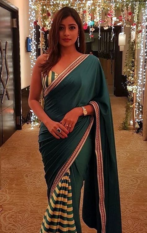 Sinhalese Saree Sri Lanka Style, Sri Lanka Saree, Saree Sri Lanka, Sri Lankan Saree, Sri Lanka Fashion, Sri Lanka Holidays, Travel Sri Lanka, Saree Fashion, Saree Lehenga