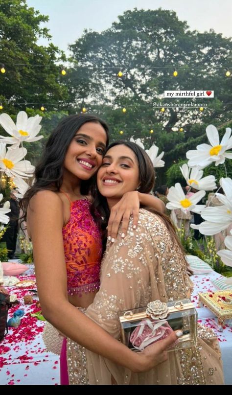 Best Friends Wedding Aesthetic, Best Friend Wedding Aesthetic, Indian Wedding Story Instagram, Captions For Sisters Wedding, Indian Wedding Instagram Story Ideas, Farewell Story Instagram, Desi Poses With Friends, Desi Best Friends Aesthetic, Friends Wedding Indian Outfit