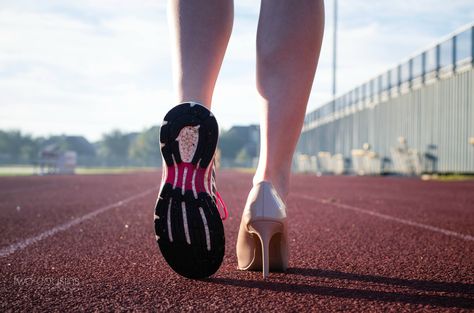 Track Poses, Cross Country Pictures, Athletic Photoshoot, Track Pics, Track Senior Pictures, Country Photoshoot, Sports Photoshoot, Running Pose, Pearland Texas