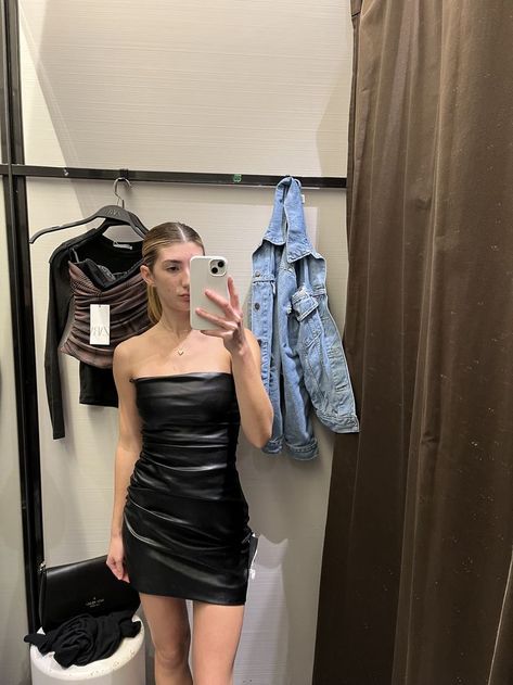 zara, leather mini dress, black dress, little black dress, ootd, outfit idea, going out outfit Black Dress Little, Dress Ootd, Going Out Outfit, Zara Leather, Leather Mini Dress, Mini Dress Black, Going Out Outfits, Ootd Outfit, Leather Mini