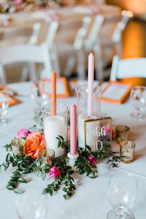 Colorful Boho Wedding Centerpieces, Eclectic Bud Vases Wedding, Simple Colorful Wedding Centerpieces, Table Arrangements Wedding Layout, Simple Table Numbers Wedding, Simple Wedding Florals, Simple Centerpiece Wedding, Simple Wedding Tablescapes, Simple Floral Decor