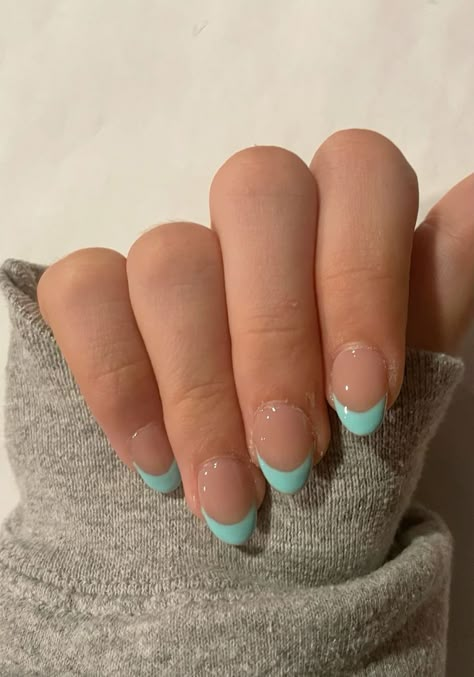 Spring Nail Inspo French Tip, French Teal Tip Nails, Gel Nail Ideas French Tips, Nail Back To School Ideas, Dip With Tip Nails Almond, Cute French Tip Summer Nails, Real French Tip Nails, Nail Ideas For French Tips, Cute Nails Acrylic French Tips Color