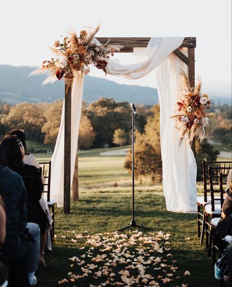 Pampas Rustic Wedding, Simple Boho Arch, Rustic Wedding Altar Outdoor Ceremony, Wedding Ceremony Arch Decor, Diy Rustic Wedding Alter, Pampas Arbor Wedding, Rustic Alter Decor, Boho Fall Wedding Arbor, Rustic Wedding Ceremony Backdrop