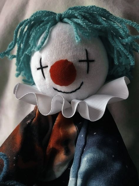 Clown Face Makeup, Face Makeup Ideas, Jester Clown, Clown Face, Cute Clown, Astuces Diy, Sewing Stuffed Animals, A Clown, Arte Inspo