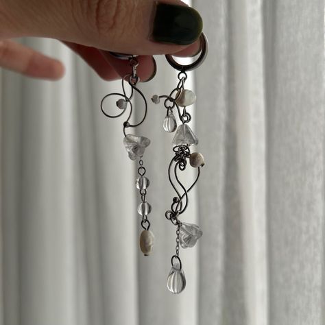 Jewelry Wire Diy, Spiritual Style, Jewellery Making Ideas, Diy Wire Earrings, Sour Grapes, Pretty Necklace, Wire Jewellery, Wire Work Jewelry, Handmade Wire Jewelry