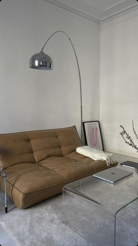 @easyclothesusa / Interior design aesthetics / Source:unknown Floor Lounge Chair, Sofa Accent Chair, Clear Coffee Table, Mid Century Floor, Floor Lounge, Salon Office, Chair Mid Century, Coffee Table For Living Room, Togo Sofa