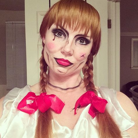 Halloween Horror Movie Makeup Ideas | POPSUGAR Beauty Annabelle Costume Makeup, Diy Annabelle Costume, Annabelle Costume Women, Anabelle Makeup Halloween, Annabelle Makeup Halloween, Annabelle Doll Makeup, Annabelle Halloween Costume, Movie Makeup Looks, Annabelle Cosplay