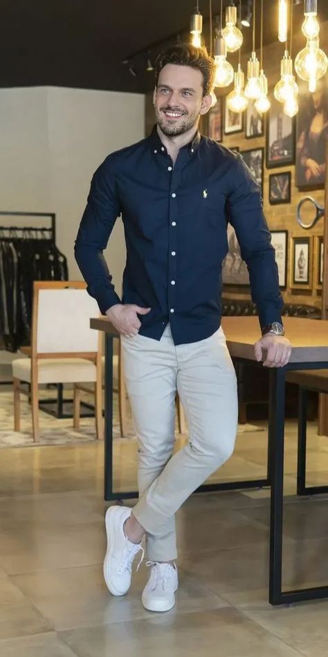 Pent Shirt Men, Men Chino Outfit, Boys Dressy Outfits, Mens Work Outfits, Mens Smart Casual Outfits, Classy Outfits Men, Men Fashion Casual Shirts, Formal Mens Fashion, Outfits Hombre