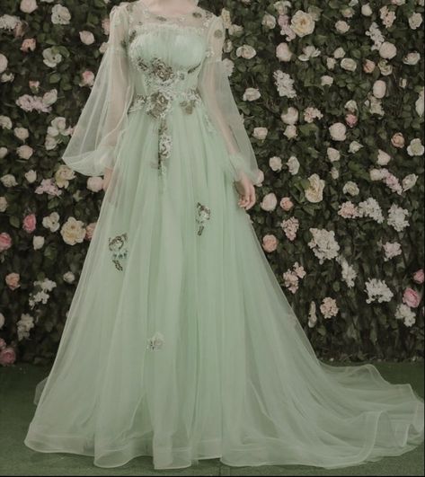 Ethereal Light, Light Green Dress, Fantasy Dresses, Royal Dresses, Prom Dress Inspiration, Fantasy Gowns, Medieval Dress, Pretty Prom Dresses, Fairytale Dress