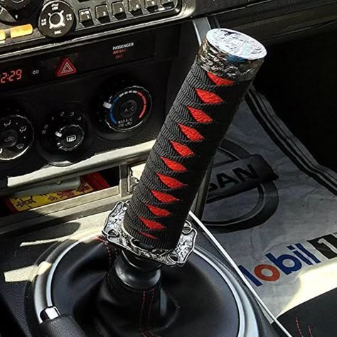 Aesthetic Car Accessories, Car Deco, Cool Car Accessories, Car Things, Automatic Cars, Aesthetic Car, Cute Car Accessories, Car Inspiration, Car Mods