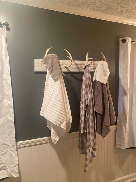 Antlers In Bathroom, Country Hunting Home Decor, Deer Horn Towel Holder, Hunting Cabin Decorating Ideas, Wilderness Bathroom Decor, Hunting Kitchen Decor, Woodsy Bathroom Decor, Classy Hunting Decor, Small Hunting Room Ideas