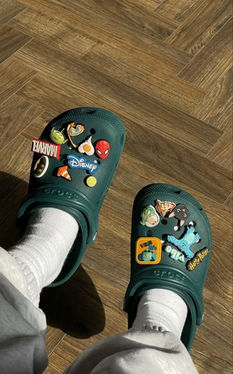 Crocs Aesthetic, Crocs Fashion, Dr Shoes, Trendy Shoes Sneakers, Hype Shoes, Aesthetic Shoes, Croc Charms, Shoe Inspo, Swag Shoes