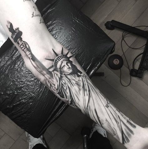 Statue Of Liberty Tattoo, Liberty Tattoo, Statue Liberty, Flag Tattoos, Fake Tattoo Sleeves, Patriotic Tattoos, Typography Tattoo, New York Tattoo, Statue Tattoo