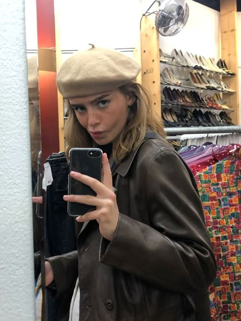 Beret Hat Outfit, Hat Outfit, Beret Hat, Downtown Girl, French Girl, Insta Inspo, My Vibe, It Girl, My Aesthetic