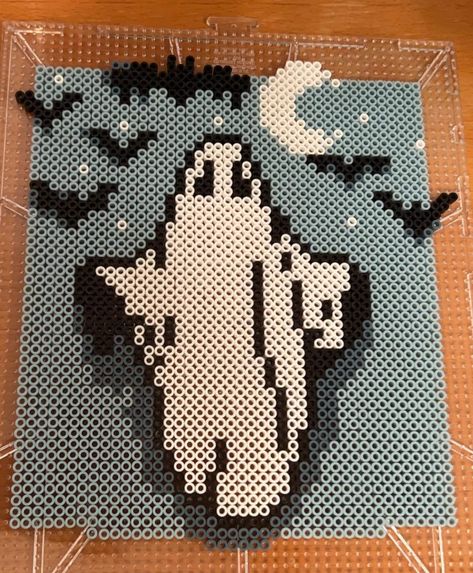 Gothic Perler Bead Patterns, Fall Perler Bead Patterns, Scary Pixel Art, Halloween Perler Bead Patterns, Perler Beads Halloween, Halloween Perler Beads, Hama Beads Halloween, Hammer Beads, Small Pixel Art