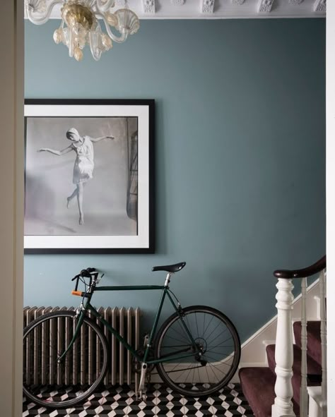 Hallway Decorating Colours, Hallway Wall Colors, Entryway Paint, Farrow And Ball Living Room, Blue Hallway, Hallway Paint, Victorian Hallway, Oval Room Blue, Hallway Colours