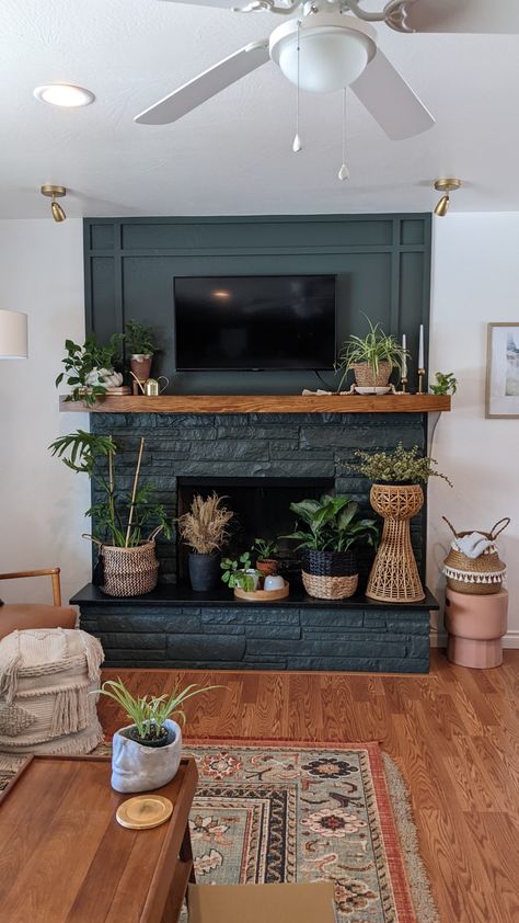 Moody Living Room, Boho Dining Room, Paint Fireplace, Brick Fireplace Makeover, Fireplace Mantle Decor, Geek Decor, Fireplace Remodel, Home Fireplace, Fireplace Makeover