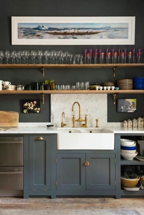 small kitchens floating shelves Classic English Kitchen, Design My Kitchen, Kitchen Grey, Devol Kitchens, English Kitchens, Young House Love, Kitchen Design Plans, Hello Lovely, Kitchen Cabinet Colors