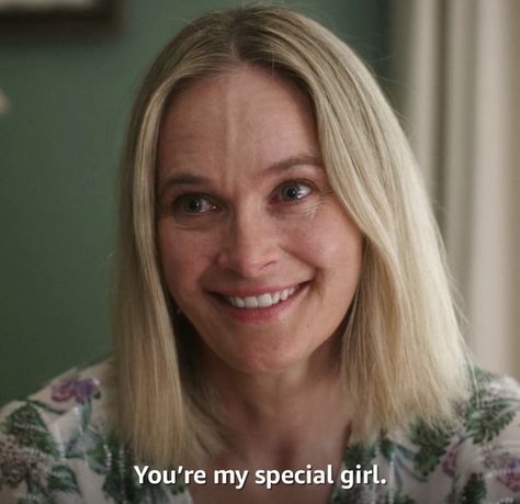 the summer i turned pretty | season 2 | susannah fisher portrayed by rachel blanchard Susannah Fisher, Rachel Blanchard, Summer I Turned Pretty Cast, Marissa Long, Give Me Flowers, The Summer I Turn Pretty, Summer I Turn Pretty, Pretty Icons, The Moon And The Stars