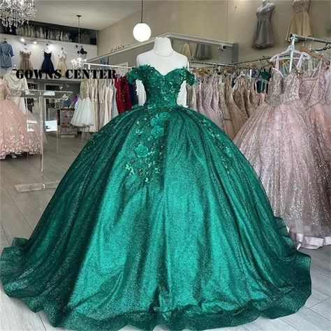 Emerald Green Quinceanera Dresses, Emerald Green Quinceanera, Green Quince Dress, Green Quinceanera, Green Quinceanera Dresses, Solo Dress, Quince Dress, Sleeveless Skirt, Wedding Dresses With Straps