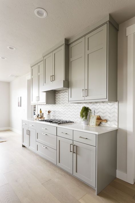 Light French Gray Sherwin Williams Cabinets, Flooring That Goes With Grey Cabinets, Gray Cabinet Kitchen, Grey Cabinets Kitchen, Light Grey Cabinets, Greige Kitchen Cabinets, Light Grey Kitchen Cabinets, Greige Kitchen, Light Grey Kitchens