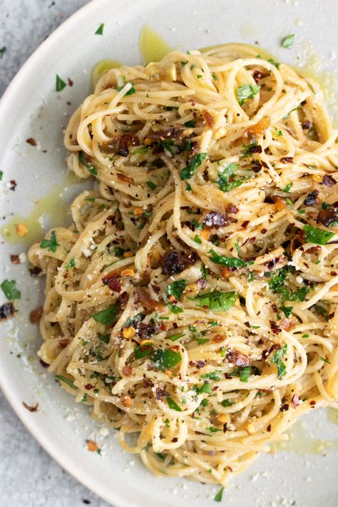 Olive Oil Angel Hair Pasta, Angel Hair Pasta Garlic Olive Oil, Agio Olio Pasta, Pasta Recipe With Olive Oil, Spicy Olive Oil Pasta, Easy Healthy Eating Ideas, Garlic Veggie Pasta, Pasta And Olive Oil Recipes, Garlic Aioli Pasta