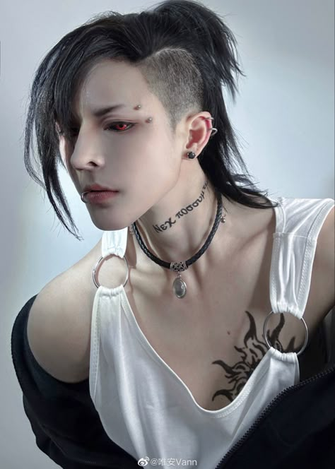 Uta Tokyo Ghoul Cosplay, Cyberpunk Hairstyles, Cyberpunk Hair, Weian Vann, Uta Tokyo Ghoul, Cyberpunk Men, Tokyo Ghoul Uta, Akali League Of Legends, Sci Fi Fashion