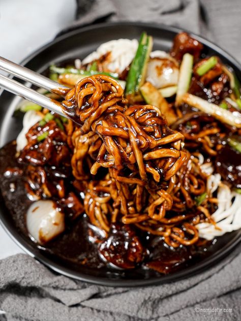 Hibachi Food, Stir Fry Meals, Asian Dinner Ideas, Meals Aesthetic, Chinese Noodle Dishes, Asian Cuisine Recipes, Black Bean Noodles, Bean Noodles, Rice Dumplings