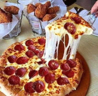 Junk Food Snacks, Cheat Day, Good Eat, God Mat, Pizza Hut, Pizza Pizza, Food Goals, Good Pizza, Deep Dish