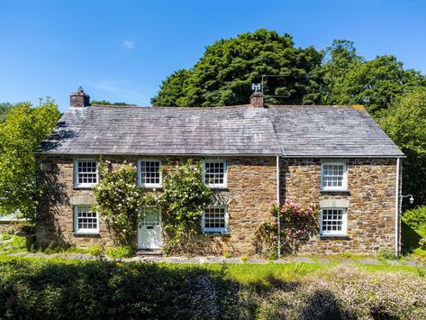 Cornwall Cottage, Cornish Cottage, English Country Cottages, Penzance Cornwall, Cornwall Cottages, Small Cottage Homes, Charming Cottage, Cottage Exterior, Beautiful Cottages