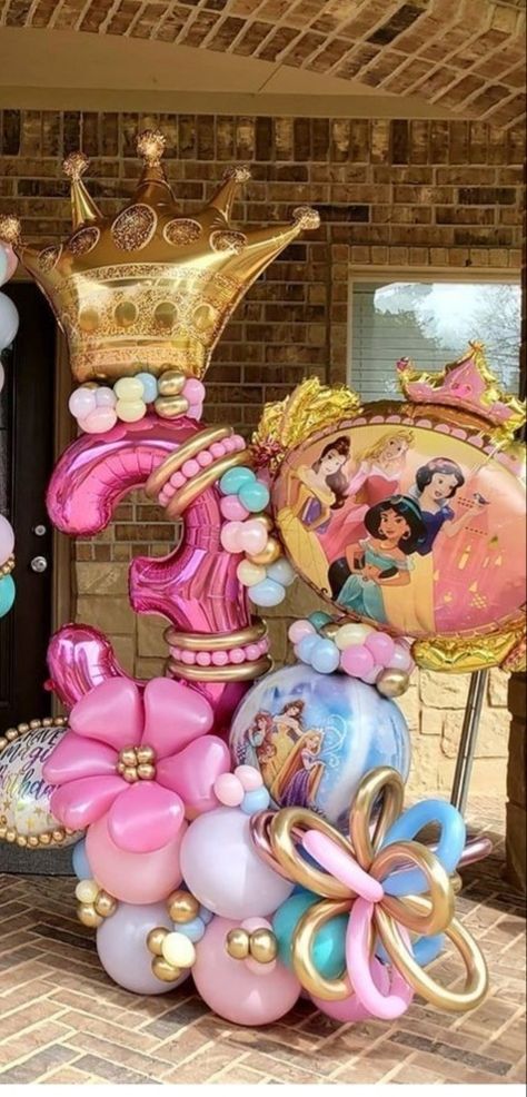 Princess Balloon Bouquet Ideas, Princess Balloon Arrangement, Ballon Princess Decoration, 3rd Birthday Balloon Bouquet, Princess Birthday Balloon Decor, Disney Balloon Bouquet, Disney Princess Balloon Bouquet, Princess Theme Balloon Decoration, Disney Princess Balloon Decorations