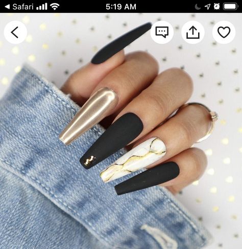 Coffin Gold Flake Nails, Metallic And Matte Nails, Halloween Elegant Nails, Black And Gold Marble Nails, Bling Nails Gold, Capricorn Birthday Nails, Short Witchy Nails, Long Coffin Nails Designs, Ongles Design