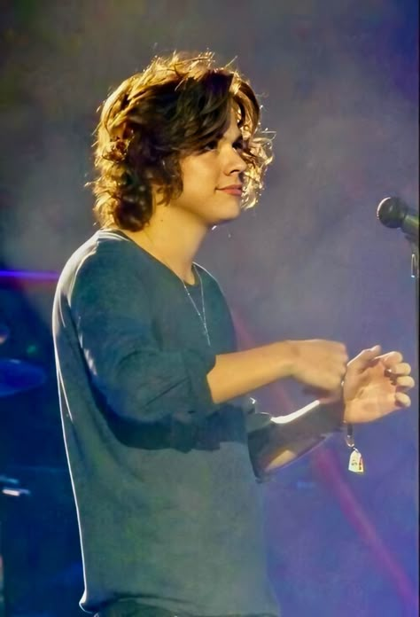 Prince Hair Harry, Harry Styles Hair, Prince Hair, Harry Styles Smile, Harry 1d, One Direction Photos, Harry Styles Cute, Harry Styles Wallpaper, Harry Styles Pictures