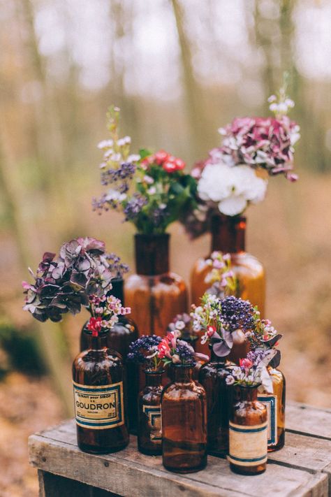 Woodland Wedding Inspiration Shoot With Rustic Wooden Palette Decor Woodland Wedding Inspiration, Rustic Wedding Decorations, Boda Diy, Rustic Boho Wedding, בר מצווה, Boho Wedding Decorations, Vintage Wedding Decorations, Wedding Boho, Vintage Inspired Wedding