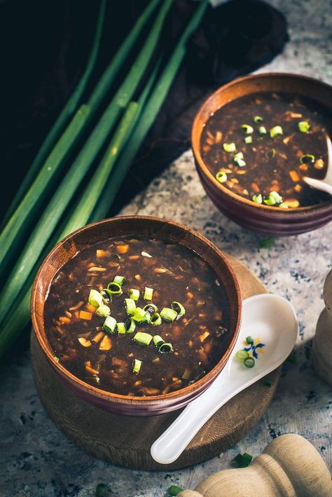 Spicy Photoshoot Ideas, Hot N Sour Soup, Chinese Food Photography, Hot And Sour Soup Recipe, Sour Soup Recipe, Crab Casserole, Soup Photography, Hot Sour Soup, Spicy Photoshoot