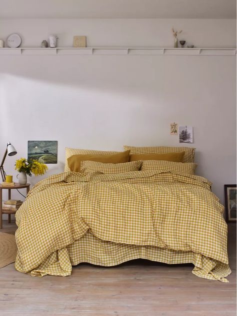 Yellow Gingham Bedding, Gingham Bedding Aesthetic, Gingham Bed Sheets, Gingham Bedroom, Bedtime Aesthetic, Gingham Bedding, Gingham Sheets, Yellow Bed, Piglet In Bed